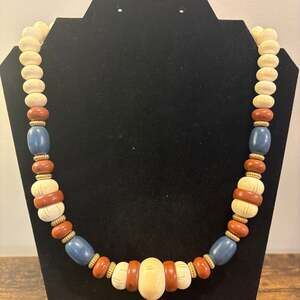Vintage 1985 Avon Indian Summer Naturals Lucite Beaded Necklace